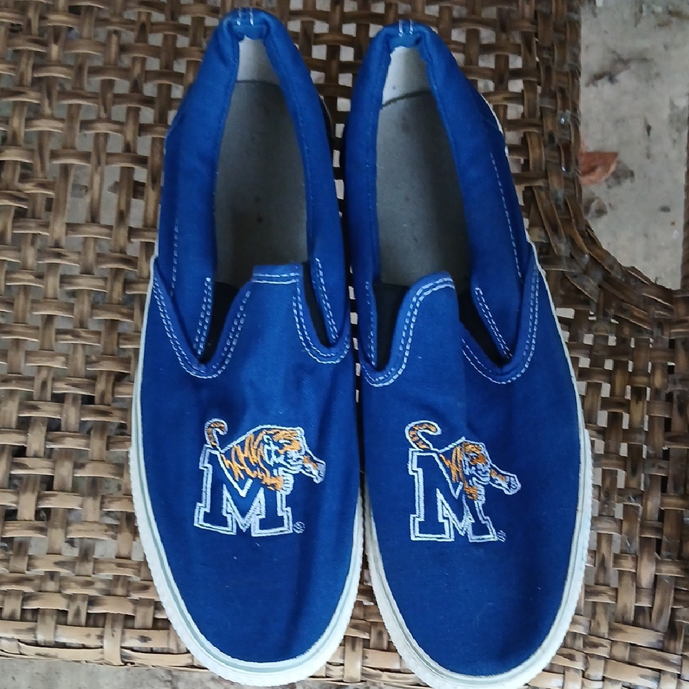 Memphis TIGERS. Forever Collectibles Blue Slip-On Footwear. Mens‎ Sz.8,wms.9.5